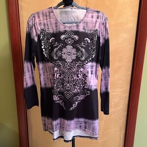Women’s Long Sleeve Tie-Dye Graphic Tee in Lavender and Black
